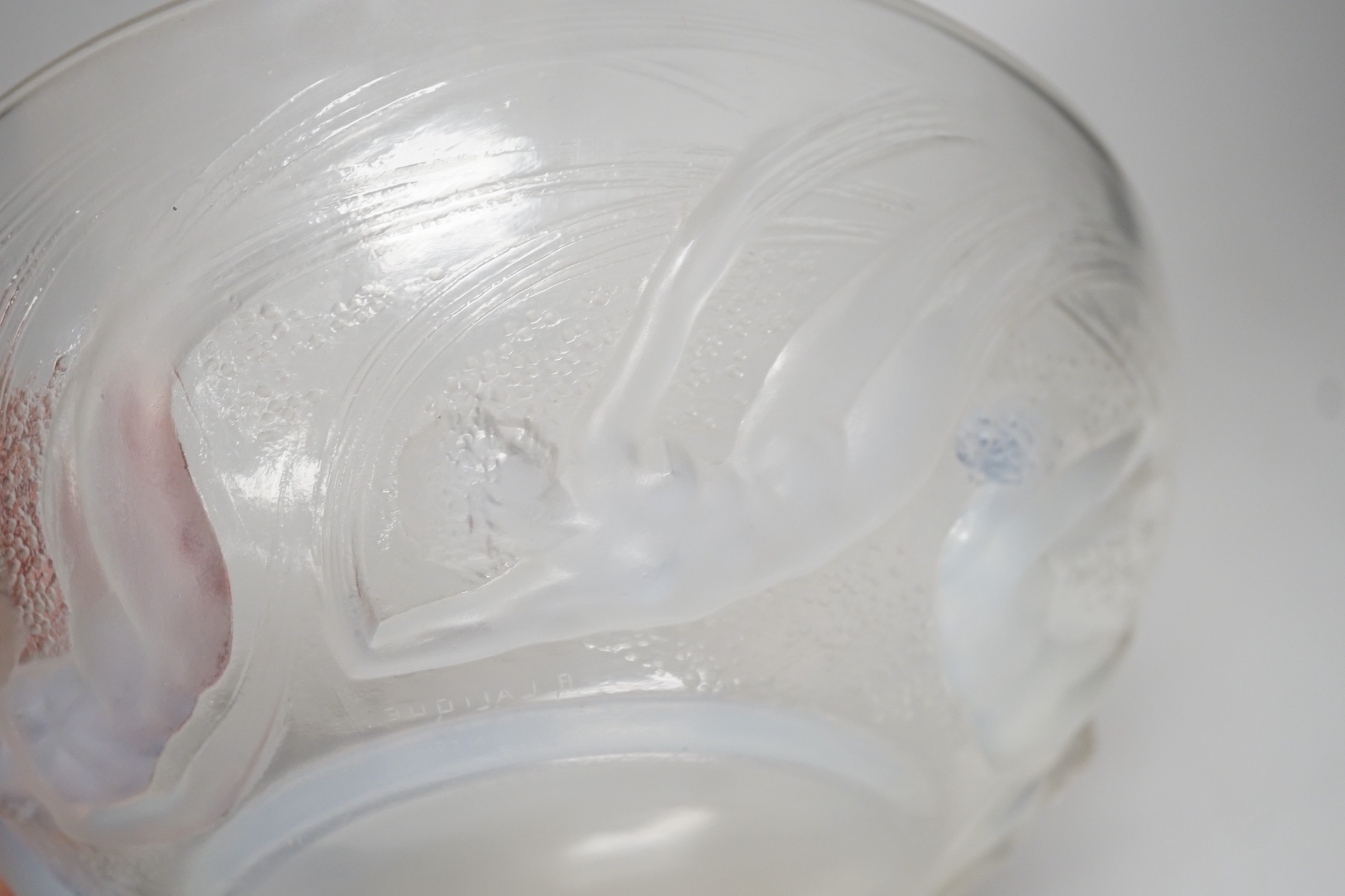 A R. Lalique Ondines opalescent glass bowl, etched mark, numbered 380, diameter 21cm